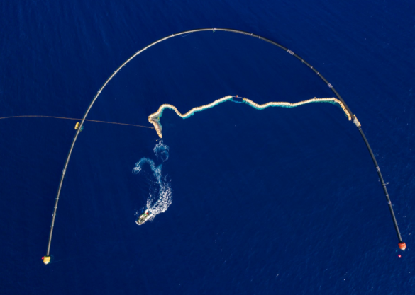 Система очистки океана впервые справилась с задачей — впечатляющие кадры (ФОТО, ВИДЕО) | Русская весна