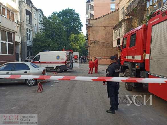В Одессе рухнул жилой дом, из-под завалов выводят людей (ФОТО) | Русская весна