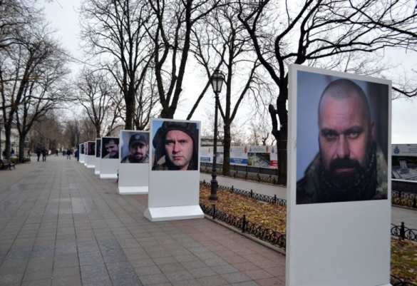В Одессе разгромили выставку в честь «ВСУшников» (ФОТО) | Русская весна