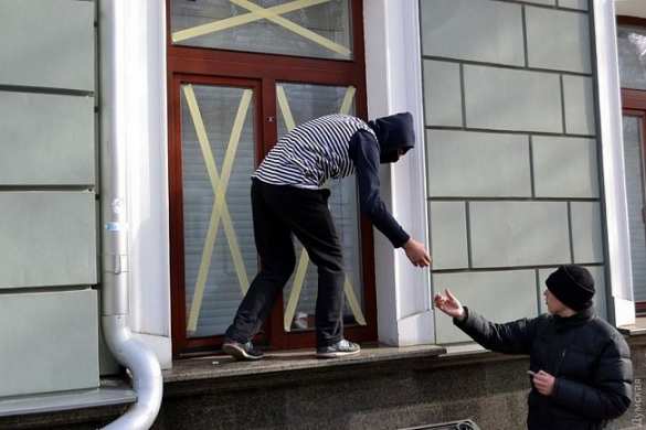 В Одессе местные «майдановцы» заблокировали прокуратуру, готовится силовой разгон (ФОТО) | Русская весна