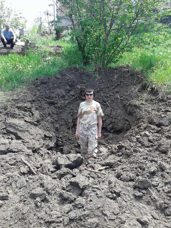 «Активистка»-русофобка, баллотирующаяся в депутаты, намеренно сбила сотрудника ГАИ в Мариуполе (ВИДЕО, ФОТО) | Русская весна