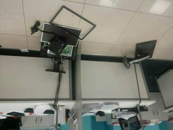 В Киеве разгромили офисы «Киевэнерго» (ФОТО) | Русская весна