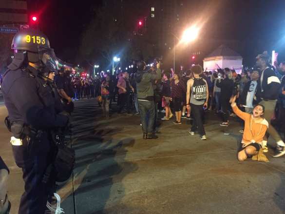 Американский Майдан: в Калифорнии после победы Трампа начались акции протеста (+ФОТО, ВИДЕО) | Русская весна