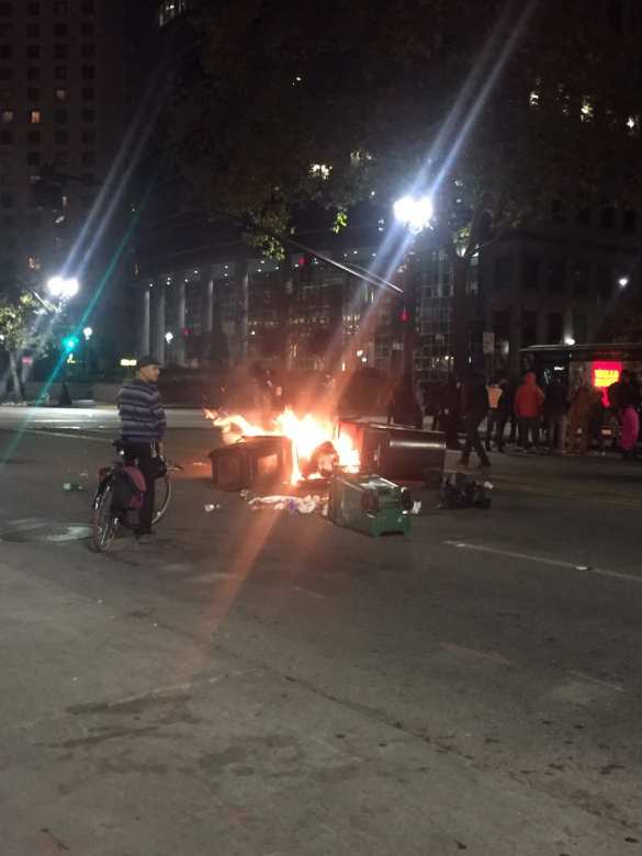 Американский Майдан: в Калифорнии после победы Трампа начались акции протеста (+ФОТО, ВИДЕО) | Русская весна