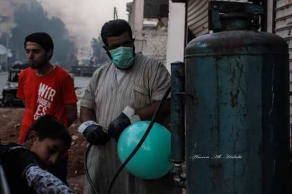 Чтобы спастись от ВКС России, боевики жгут шины и запускают воздушные шарики с железками (ФОТО, ВИДЕО) | Русская весна