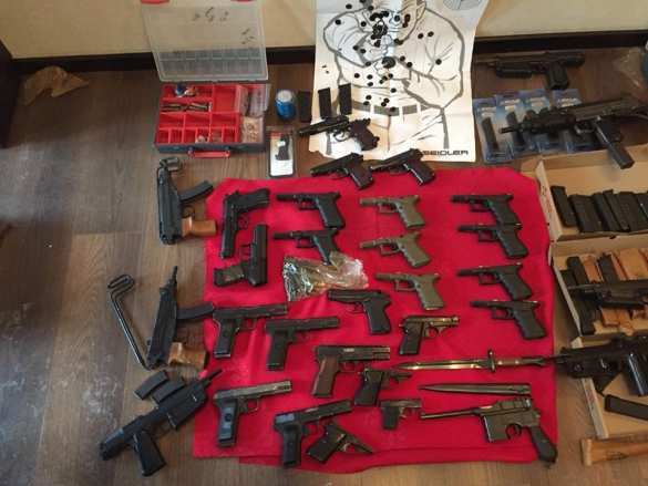 СБУ изъяла у киевлянина арсенал огнестрельного оружия из Европы (ФОТО) | Русская весна