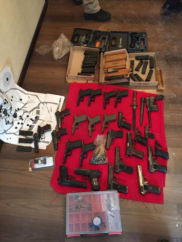 СБУ изъяла у киевлянина арсенал огнестрельного оружия из Европы (ФОТО) | Русская весна