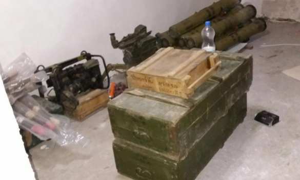 У боевиков полка «Днепр-1» нашли склад украденного из «АТО» оружия (ФОТО) | Русская весна
