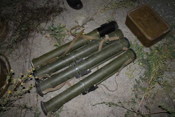 Генпрокуратура ЛНР изъяла из тайника в Ирмино более 13 тысяч единиц оружия и боеприпасов (ФОТО, ВИДЕО) | Русская весна