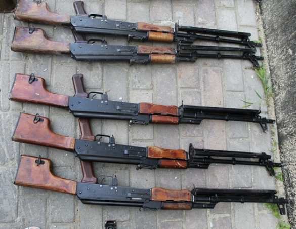 МГБ ЛНР изъяло из заминированного тайника украинских ДРГ пулеметы, минометы, боеприпасы (ФОТО) | Русская весна