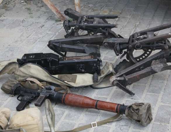 МГБ ЛНР изъяло из заминированного тайника украинских ДРГ пулеметы, минометы, боеприпасы (ФОТО) | Русская весна