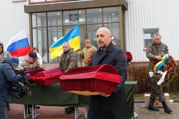 Украина передала России останки семи фронтовиков (ФОТО) | Русская весна