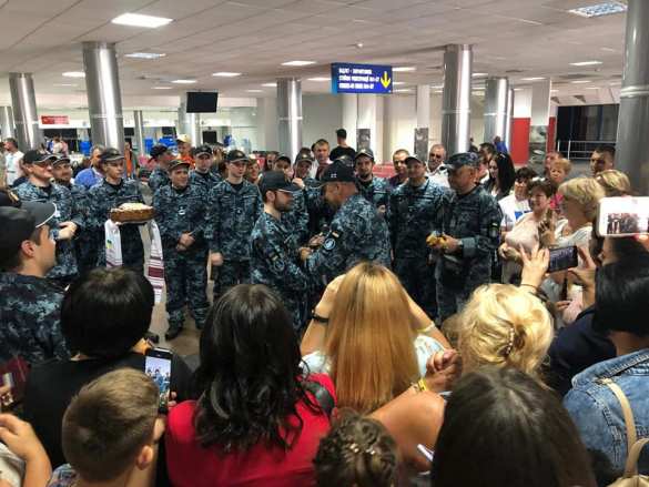 Освобождённые украинские моряки награждены орденами и удостоены новых званий (ФОТО) | Русская весна