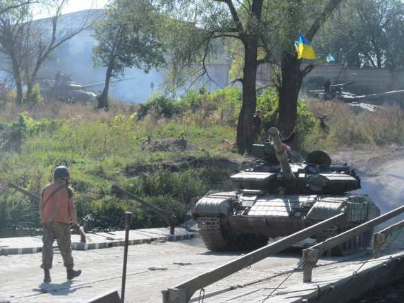 Украина начала отвод техники от линии соприкосновения сторон на Донбассе (ФОТО) | Русская весна