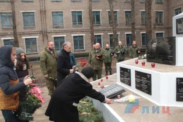 В ЛНР открыли памятник командиру казаков Павлу Дремову (ФОТО, ВИДЕО) | Русская весна