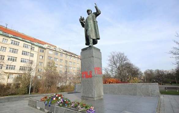 В Чехии осквернили памятник маршалу Коневу (ФОТО) | Русская весна