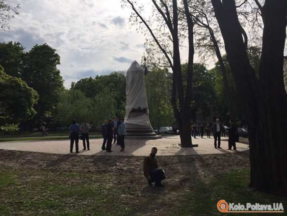 В Полтаве пытались взорвать памятник Мазепе (ФОТО, ВИДЕО) | Русская весна