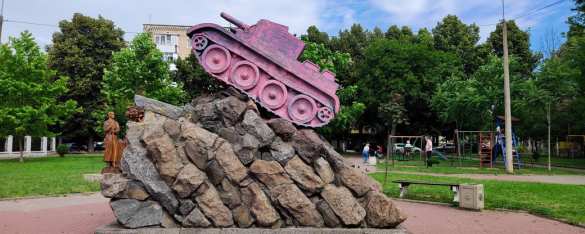 На Украине вандалы осквернили памятник командиру Красной Армии (ФОТО) | Русская весна