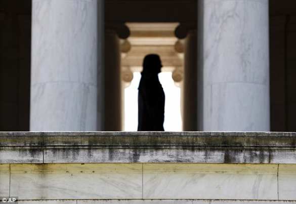 Черная слизь покрыла памятники в Вашингтоне (ФОТО) | Русская весна