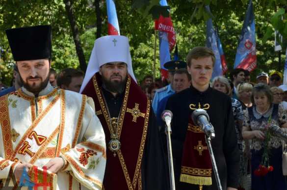 В Горловке в третью годовщину со дня начала обстрелов города открыли мемориал погибшим жителям (ФОТО) | Русская весна