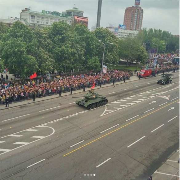 В Донецке начался парад Победы — ПРЯМАЯ ТРАНСЛЯЦИЯ. Смотрите и комментируйте с «Русской Весной» (ФОТО) | Русская весна