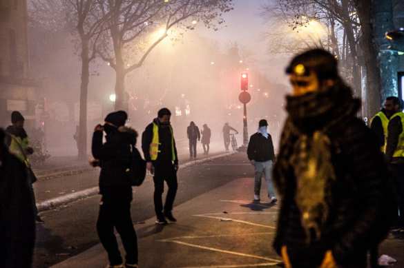 Огонь и вода: как Париж пережил «майдан» (ФОТО) | Русская весна