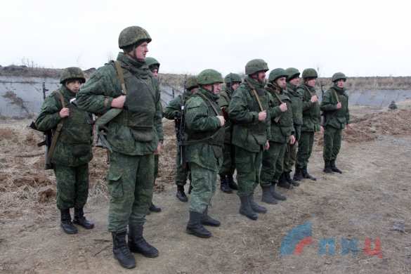 Глава ЛНР на передовой наградил бойцов за оборону Светлодарской дуги и Бахмутки (ФОТО) | Русская весна