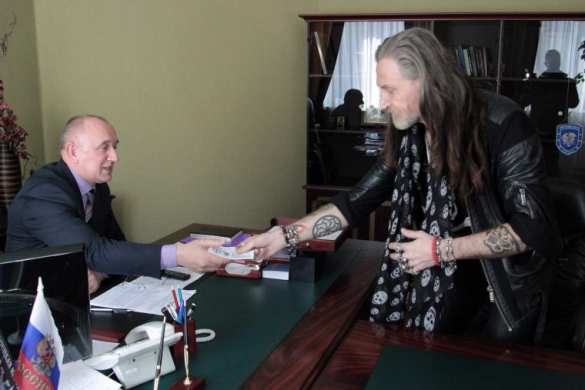 Джигурда получил паспорт ДНР (+ВИДЕО, ФОТО) | Русская весна