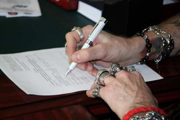 Джигурда получил паспорт ДНР (+ВИДЕО, ФОТО) | Русская весна