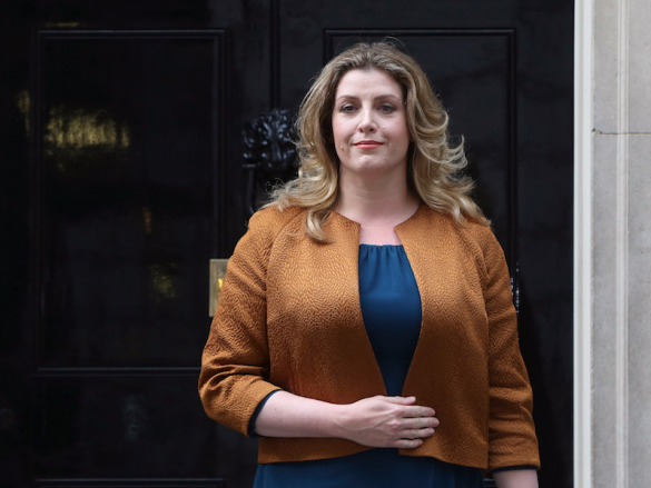 Женщина впервые возглавила армию Великобритании, заменив болтливого мужчину (ФОТО) | Русская весна