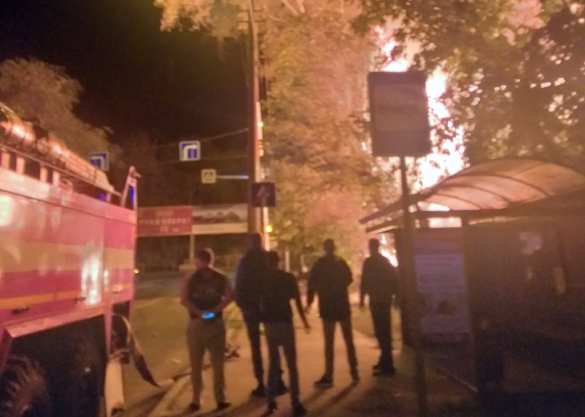 Девушка из Росгвардии спасла пенсионеров из горящего дома (ФОТО) | Русская весна