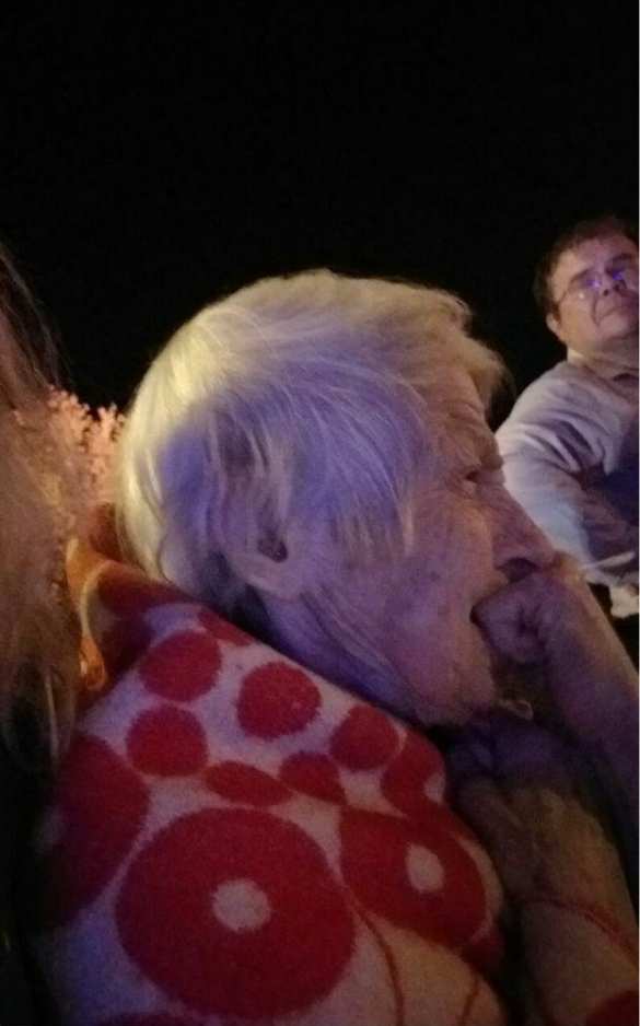 Девушка из Росгвардии спасла пенсионеров из горящего дома (ФОТО) | Русская весна