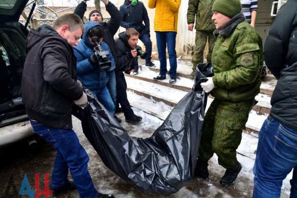 Судьба оккупанта — в Киев в пластиковом мешке: в ДНР передали ВСУ тела трех военных, подорвавшихся на мине (ФОТО, ВИДЕО) | Русская весна