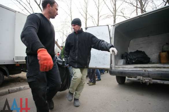 В ДНР передали украинским волонтерам 22 тела киевских силовиков, погибших в аэропорту Донецка (+ФОТО) | Русская весна