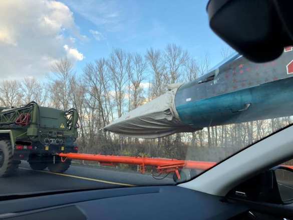«Что Су-34 делает на дороге?!»: американцев шокировал истребитель на трассе под Воронежем (ФОТО, ВИДЕО) | Русская весна