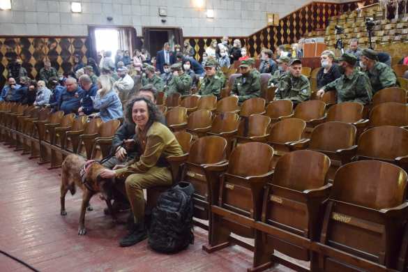 «На передовой»: российская певица выступила в прифронтовом донбасском городе (ФОТО) | Русская весна