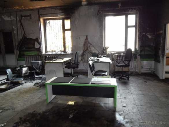 В Одесской области продолжают жечь «Приватбанк» и агитируют за присоединение к Таможенному Союзу (фото) | Русская весна