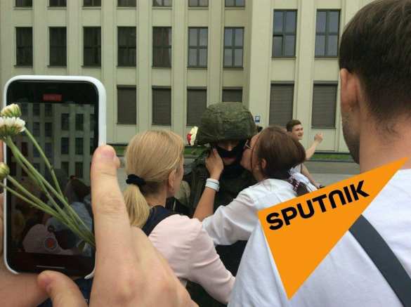 Многотысячная толпа манифестантов собирается на Площади Независимости (+ФОТО, ВИДЕО) | Русская весна