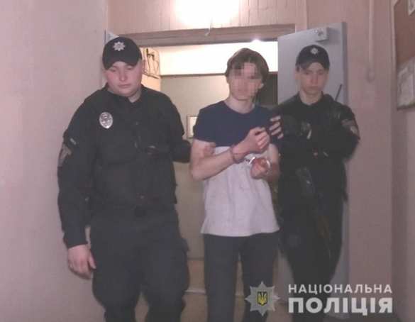 Резня в Киеве: подросток напал на маму и бабушку (ФОТО, ВИДЕО) | Русская весна