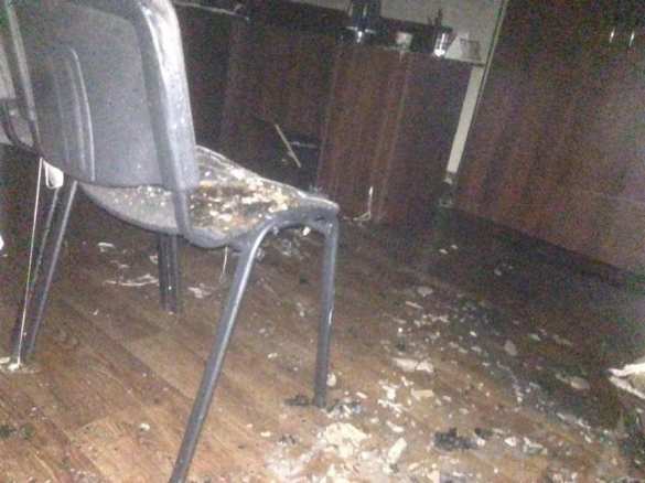 Радикалы подожгли офисы «Оппоблока» под Днепропетровском (+ВИДЕО, ФОТО) | Русская весна