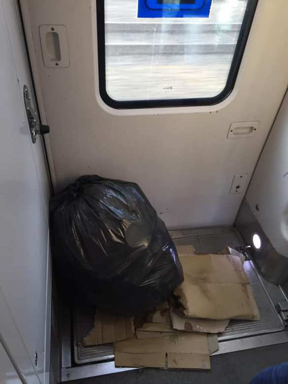 «Грязный хлев»: в Сети жёстко раскритиковали украинские поезда (ФОТО) | Русская весна