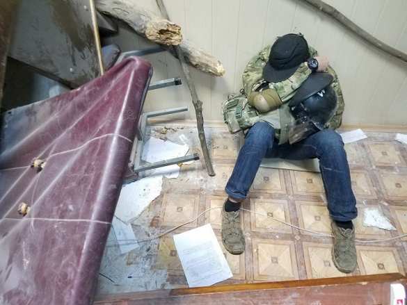 «Пока вы спали, в суде Киева выросли баррикады» — кадры погромов в суде над главарем ОУН (ФОТО) | Русская весна