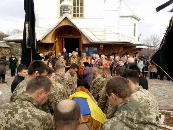 Под Мариуполем уничтожен юный диверсант ВСУ (ФОТО) | Русская весна
