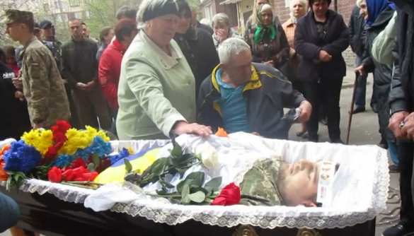 «Больно резало глаза», — «патриоты» жалуются, что украинцы не оплакивают «атошников» (ФОТО) | Русская весна