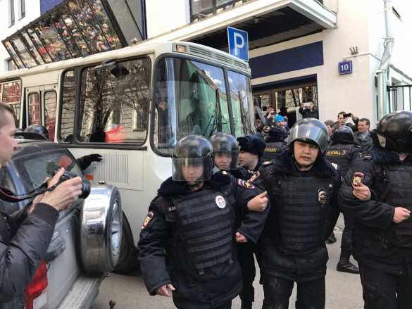 СРОЧНО: Навальный задержан на несанкционированном митинге (+ФОТО, ВИДЕО) | Русская весна