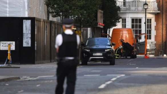 Полицейский робот взорвал машину у здания BBC (ФОТО, ВИДЕО) | Русская весна