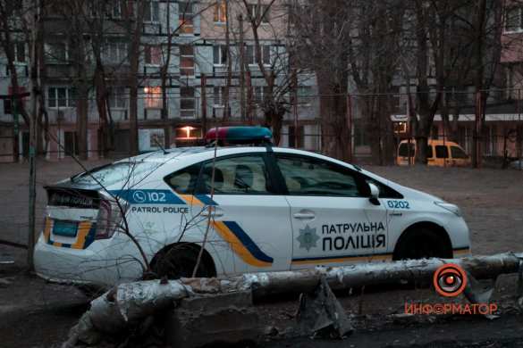 Возле детской площадки в Днепропетровске нашли труп (ФОТО 18+) | Русская весна