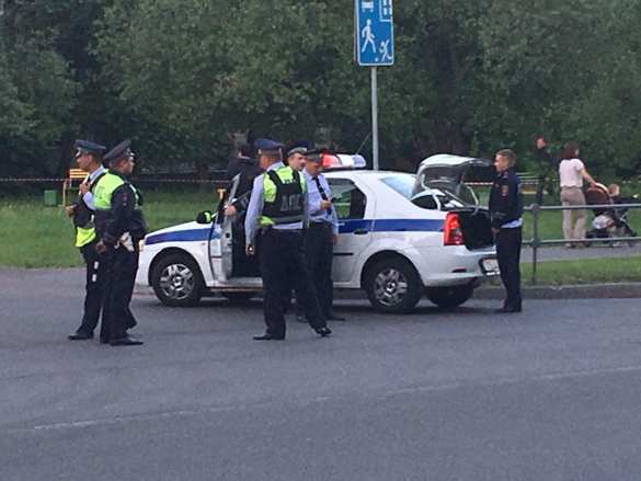 Невменяемый преступник захватил заложников в Москве (ФОТО, ВИДЕО) | Русская весна