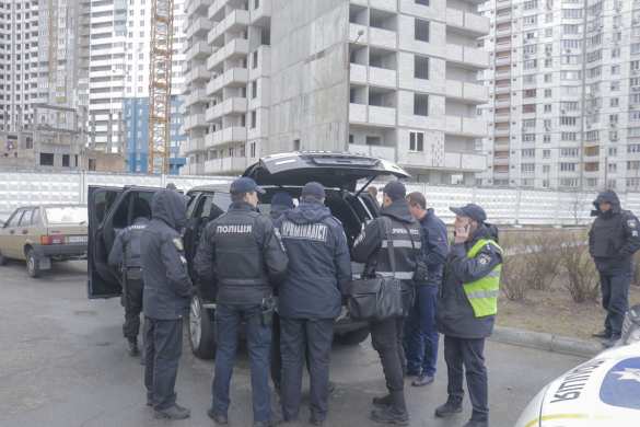 В Киеве бандиты с автоматами напали на приёмную нардепа (ФОТО, ВИДЕО) | Русская весна