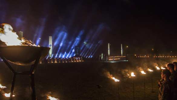 Нацистская мистерия на берегу моря: боевики «Азова» устроили «поминки» (ФОТО) | Русская весна